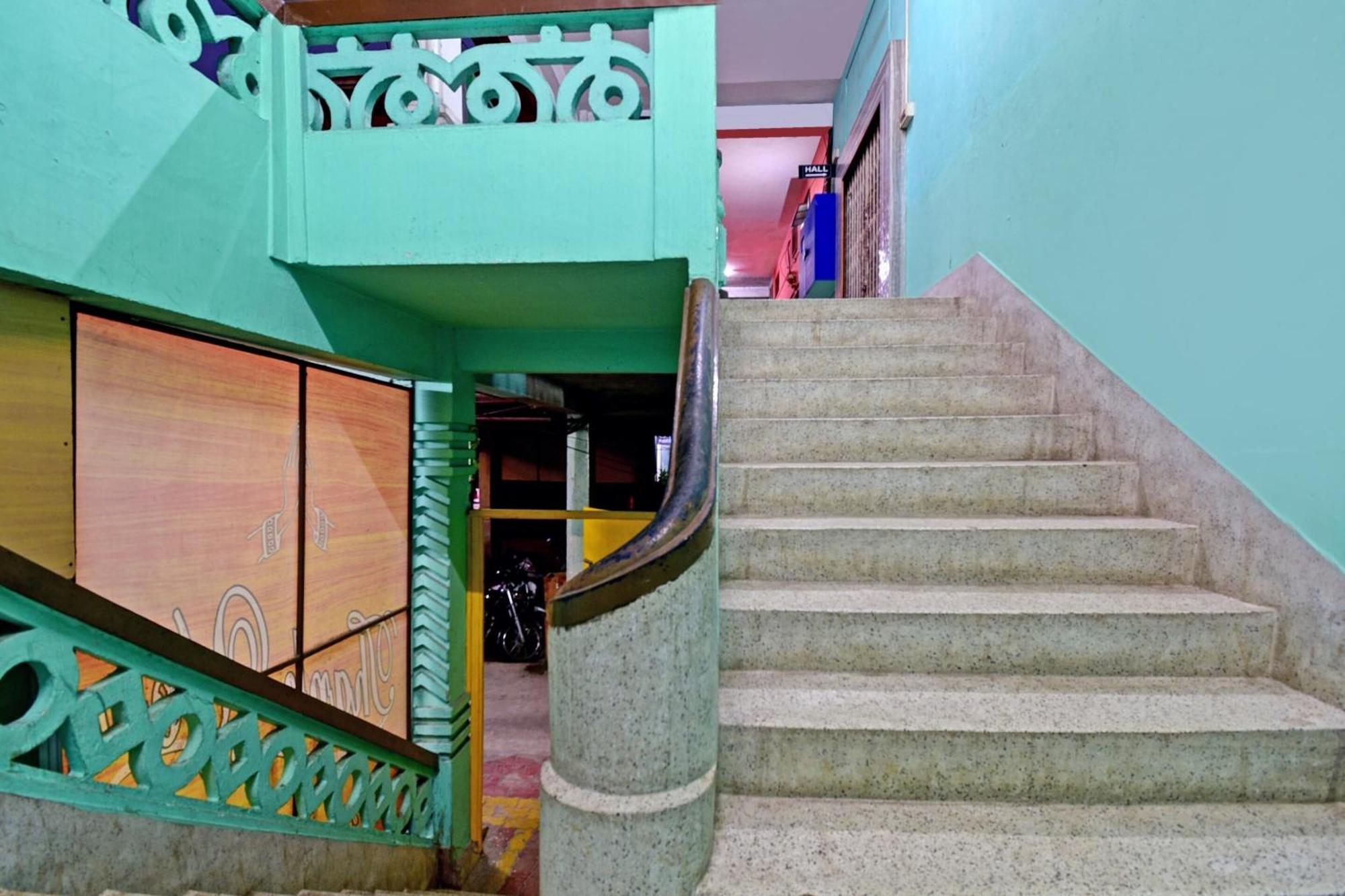 Oyo Flagship Thank You Lodge Nac Dispur Exteriér fotografie